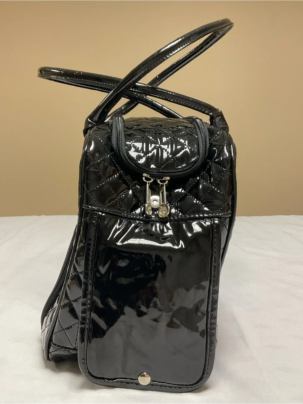 Betop House Large Quilted Faux Patent Leather Pet Carrier
